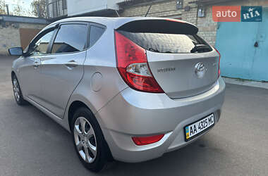 Хэтчбек Hyundai Accent 2012 в 