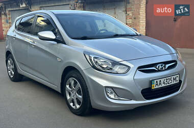 Хэтчбек Hyundai Accent 2012 в 