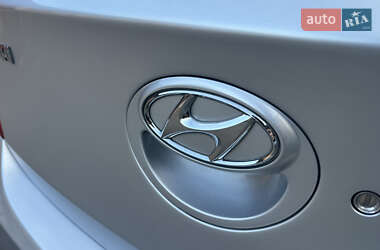 Хэтчбек Hyundai Accent 2012 в 