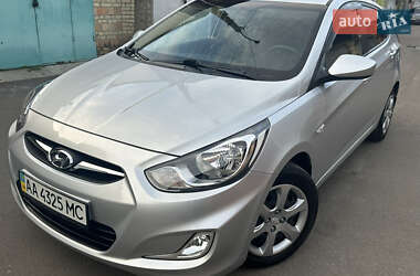 Хэтчбек Hyundai Accent 2012 в Киеве
