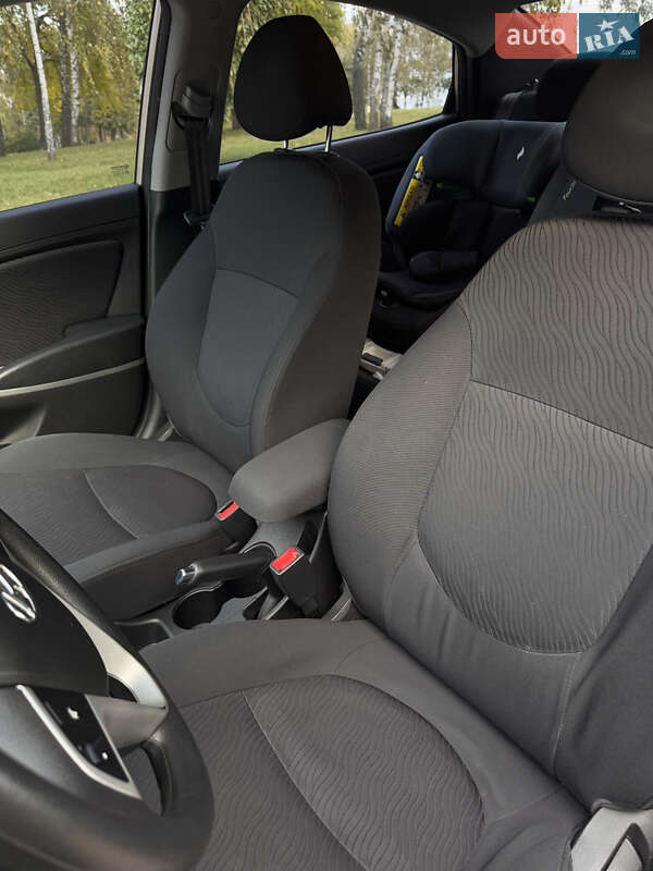 Седан Hyundai Accent 2012 в Житомире