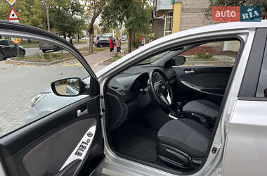 Седан Hyundai Accent 2013 в 