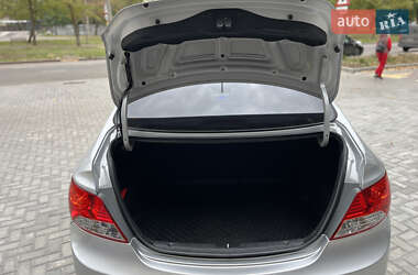 Седан Hyundai Accent 2013 в 
