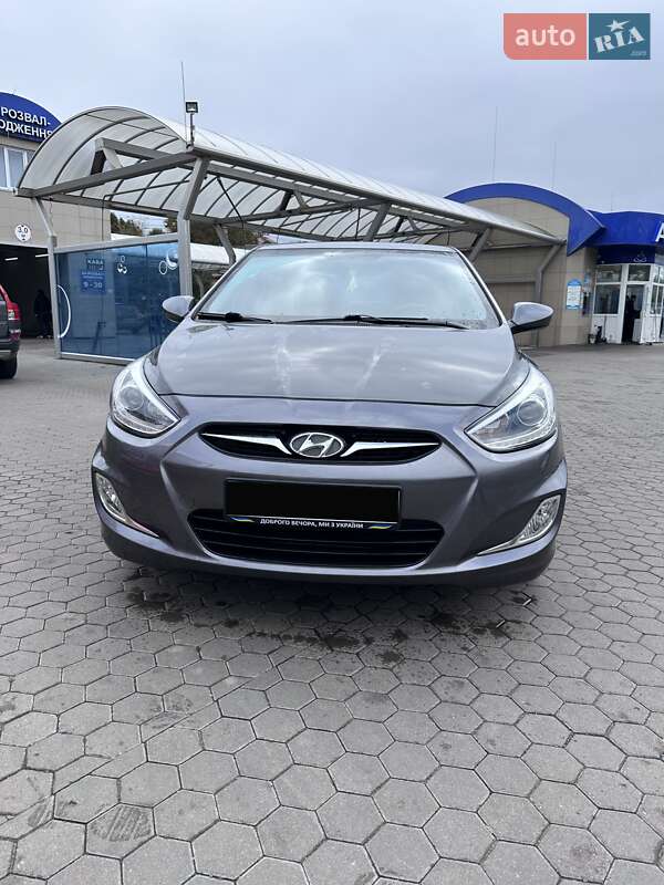 Седан Hyundai Accent 2013 в Луцке фото 12 Седан Hyundai Accent 2013 в Луцке
