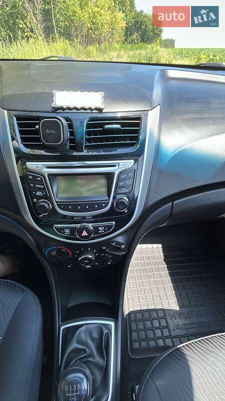 Седан Hyundai Accent 2013 в Луцке фото 23 Седан Hyundai Accent 2013 в Луцке