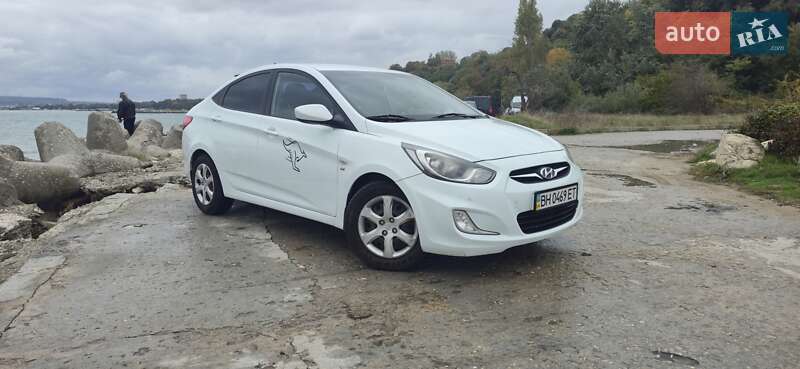 Седан Hyundai Accent 2011 в 