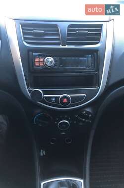 Седан Hyundai Accent 2011 в 