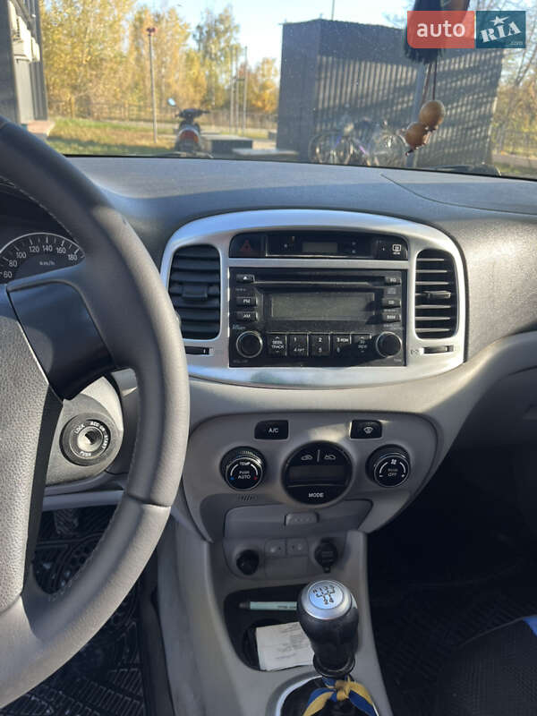 Седан Hyundai Accent 2008 в Виннице