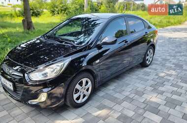 Седан Hyundai Accent 2013 в Староконстантинове