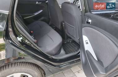 Седан Hyundai Accent 2013 в  фото 18 Седан Hyundai Accent 2013 в