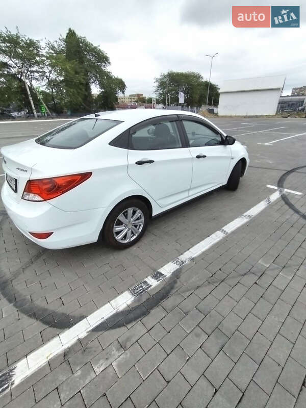 Седан Hyundai Accent 2013 в Одессе
