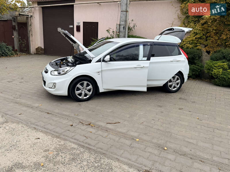 Хэтчбек Hyundai Accent 2012 в Одессе