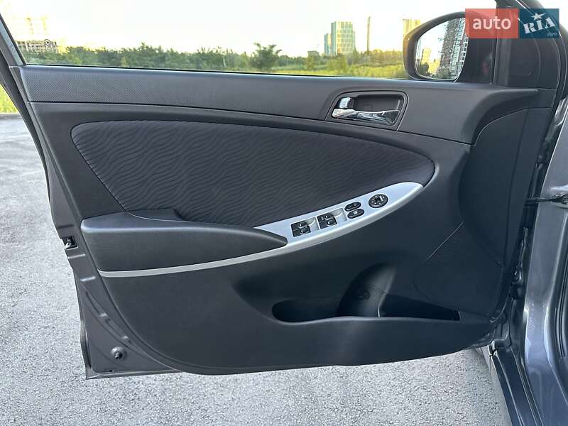 Седан Hyundai Accent 2013 в Киеве фото 15 Седан Hyundai Accent 2013 в Киеве
