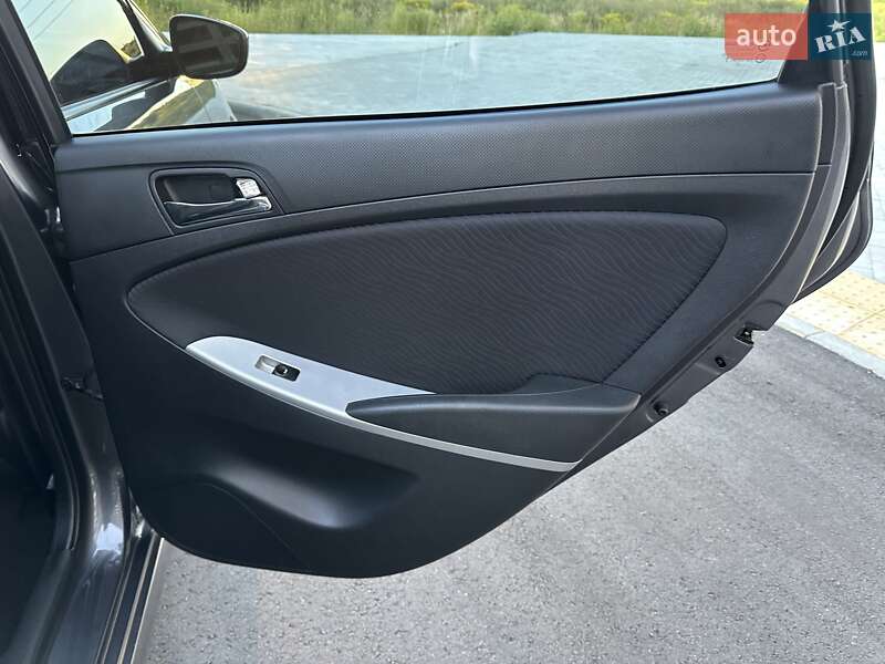 Седан Hyundai Accent 2013 в Киеве фото 39 Седан Hyundai Accent 2013 в Киеве