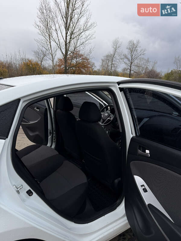 Седан Hyundai Accent 2013 в Киеве фото 33 Седан Hyundai Accent 2013 в Киеве