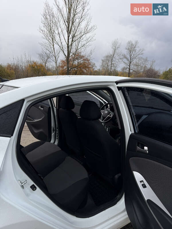 Седан Hyundai Accent 2013 в Киеве фото 35 Седан Hyundai Accent 2013 в Киеве