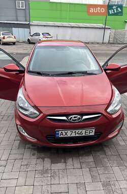 Хэтчбек Hyundai Accent 2012 в Харькове Хэтчбек Hyundai Accent 2012 в Харькове