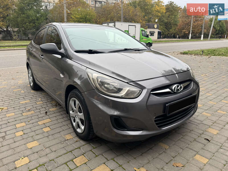 Hyundai Accent 2011 Hyundai Accent 2011