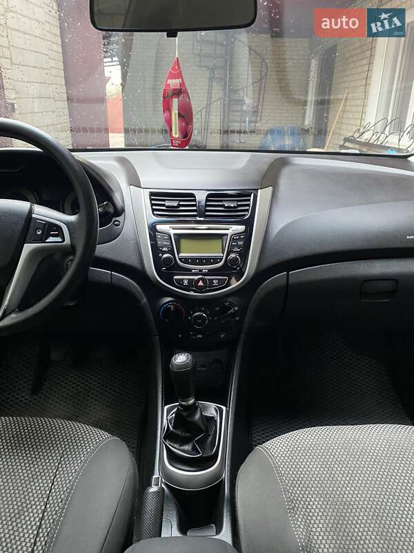 Седан Hyundai Accent 2012 в Харкові фото 11 Седан Hyundai Accent 2012 в Харкові