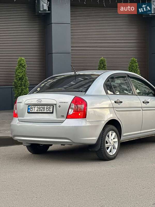 Седан Hyundai Accent 2008 в Днепре