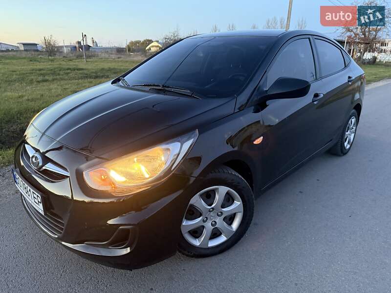 Седан Hyundai Accent 2011 в Тернополе