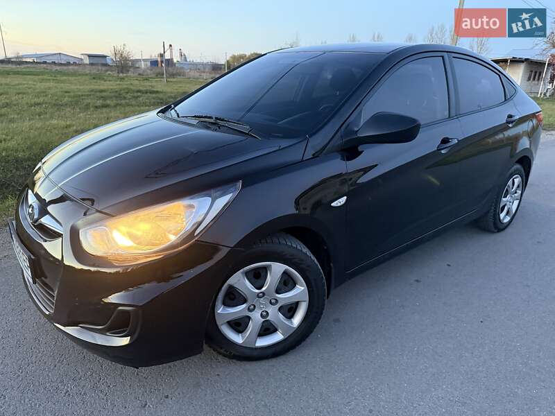 Седан Hyundai Accent 2011 в Тернополе
