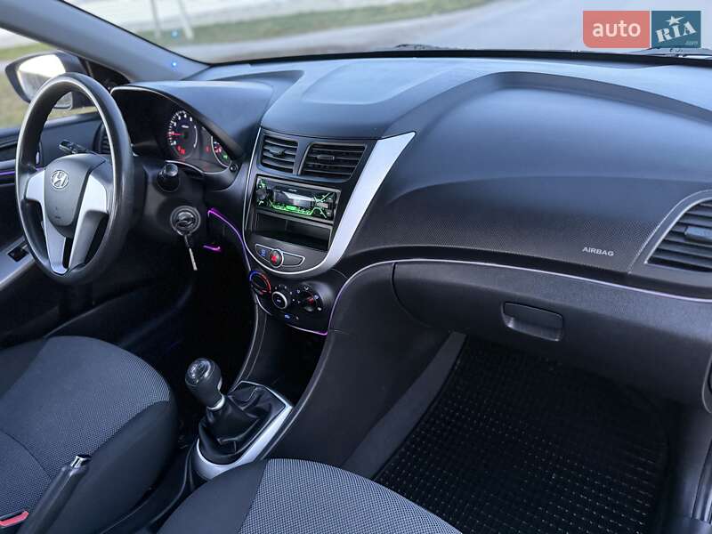 Седан Hyundai Accent 2011 в Тернополе