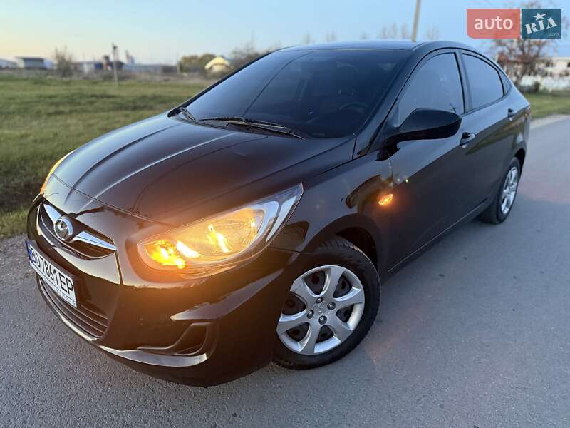 Седан Hyundai Accent 2011 в Тернополе