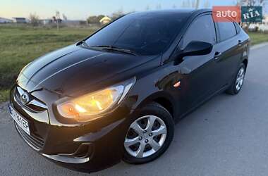 Седан Hyundai Accent 2011 в Тернополі