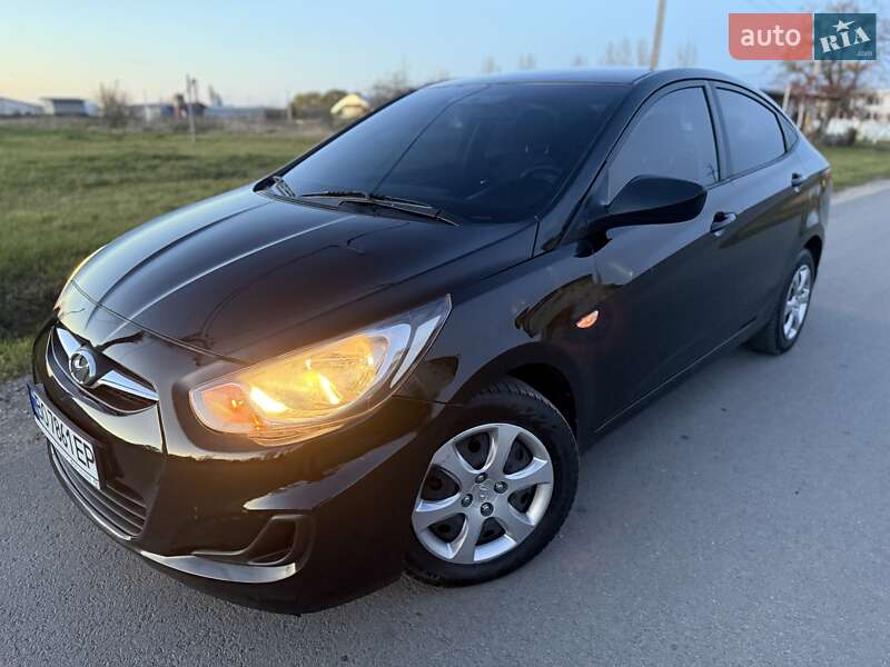 Седан Hyundai Accent 2011 в Тернополе
