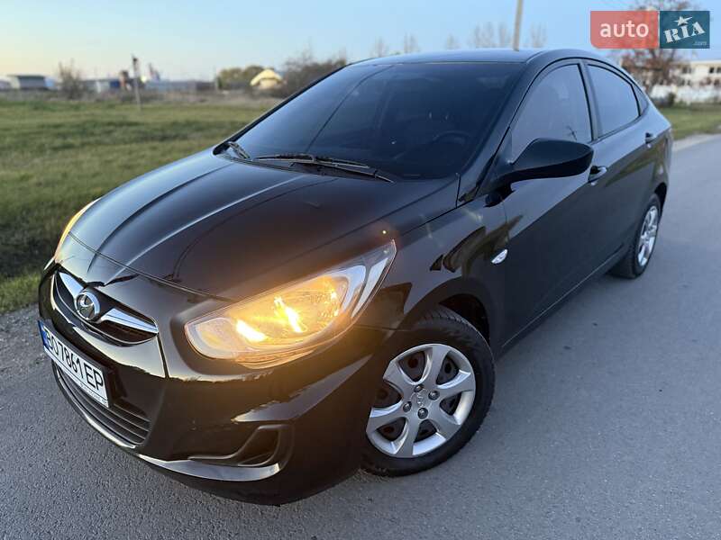Седан Hyundai Accent 2011 в Тернополе