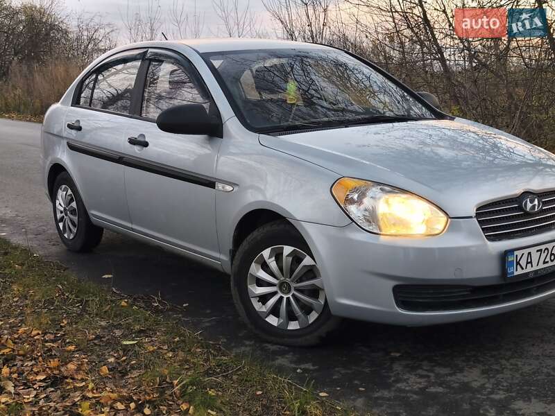 Седан Hyundai Accent 2009 в Мене