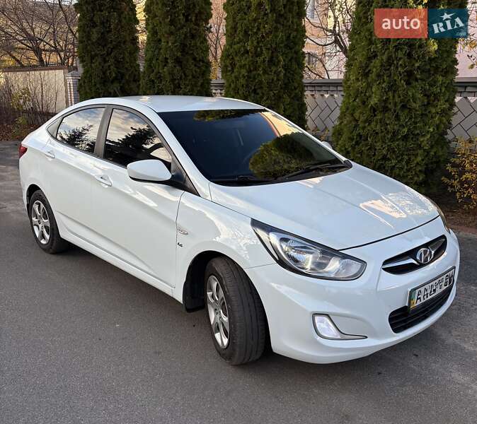 Hyundai Accent 2012 Hyundai Accent 2012
