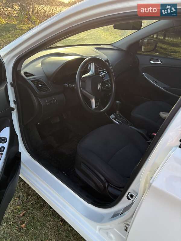 Седан Hyundai Accent 2012 в Макарове фото 9 Седан Hyundai Accent 2012 в Макарове