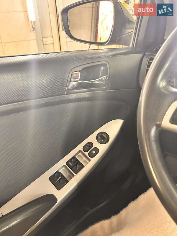 Седан Hyundai Accent 2012 в Одессе фото 46 Седан Hyundai Accent 2012 в Одессе