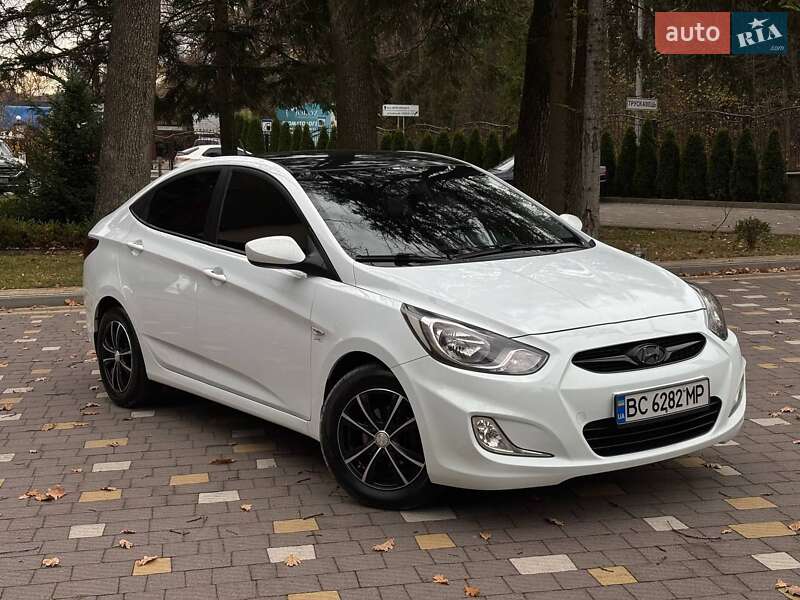 Hyundai Accent 2012