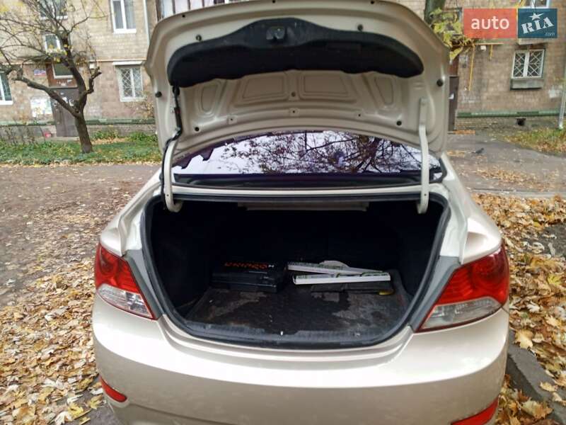 Седан Hyundai Accent 2011 в Києві фото 20 Седан Hyundai Accent 2011 в Києві