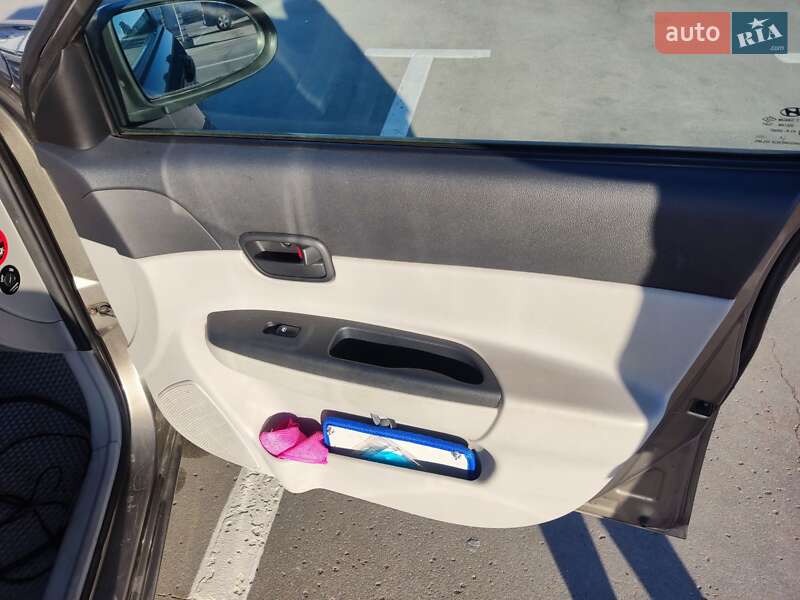 Седан Hyundai Accent 2008 в Киеве фото 16 Седан Hyundai Accent 2008 в Киеве