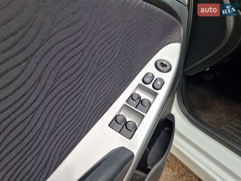 Седан Hyundai Accent 2011 в Кропивницком