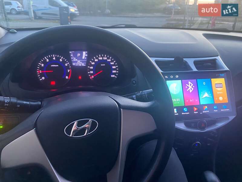 Hyundai Accent 2011 Hyundai Accent 2011