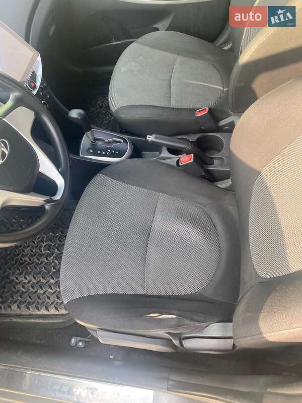 Седан Hyundai Accent 2011 в Киеве