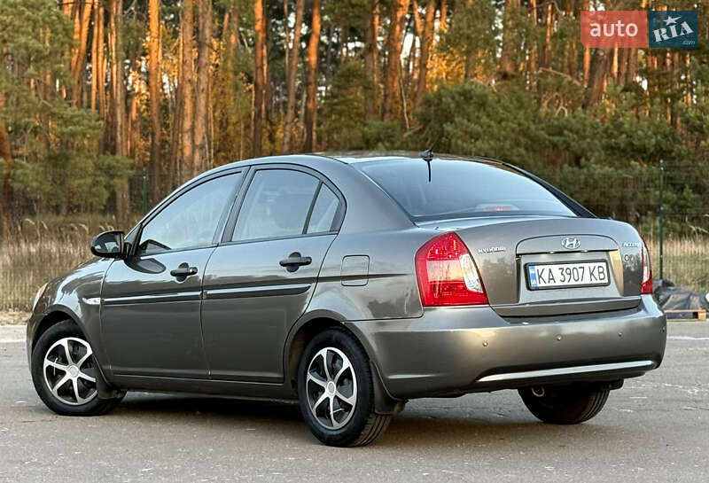 Седан Hyundai Accent 2008 в Киеве