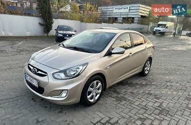 Седан Hyundai Accent 2012 в Черновцах