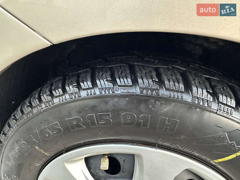 Седан Hyundai Accent 2012 в Черновцах