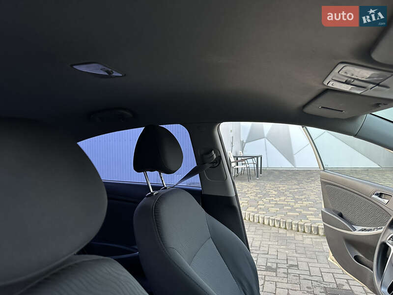 Седан Hyundai Accent 2012 в Черновцах