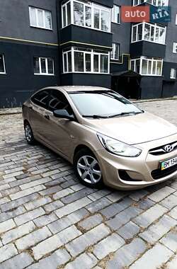 Седан Hyundai Accent 2011 в Ахтырке