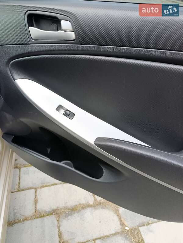 Седан Hyundai Accent 2011 в Ахтырке