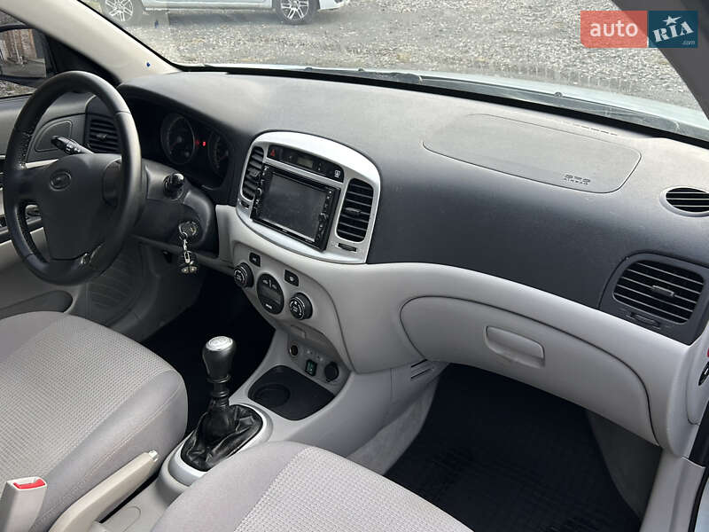 Седан Hyundai Accent 2008 в Прилуках
