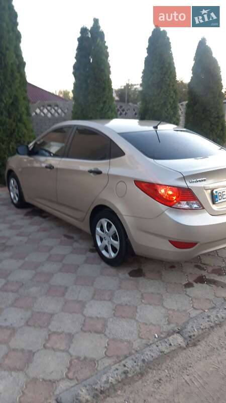 Седан Hyundai Accent 2013 в Николаеве фото 2 Седан Hyundai Accent 2013 в Николаеве