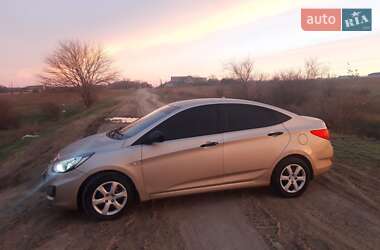 Седан Hyundai Accent 2013 в Миколаєві